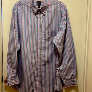 Men’s button down causal shirt